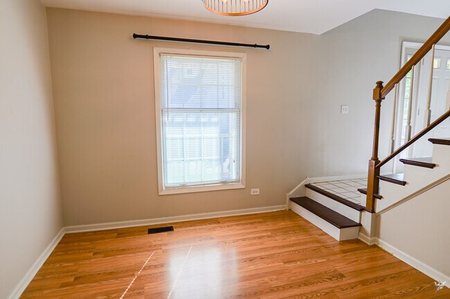 Building Photo - 1417 Queensgreen Cir