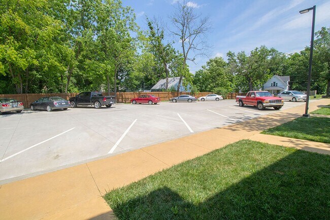 Foto del edificio - 1413 Paris Rd