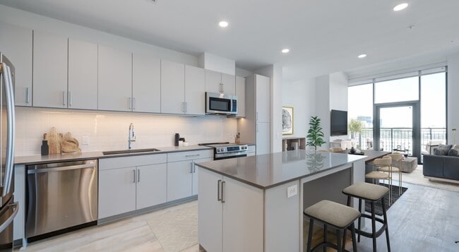 Building Photo - The Holston