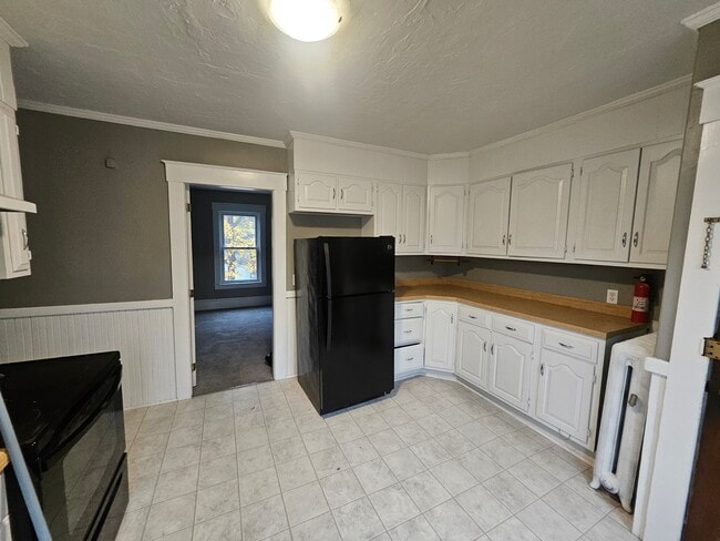 Building Photo - 26 Margerie St