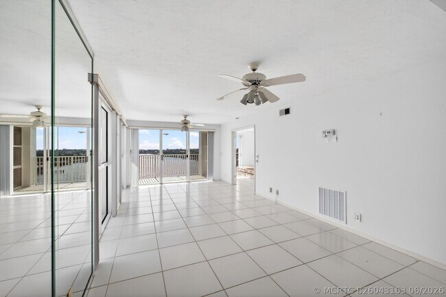 Foto del edificio - 3901 S Flagler Dr