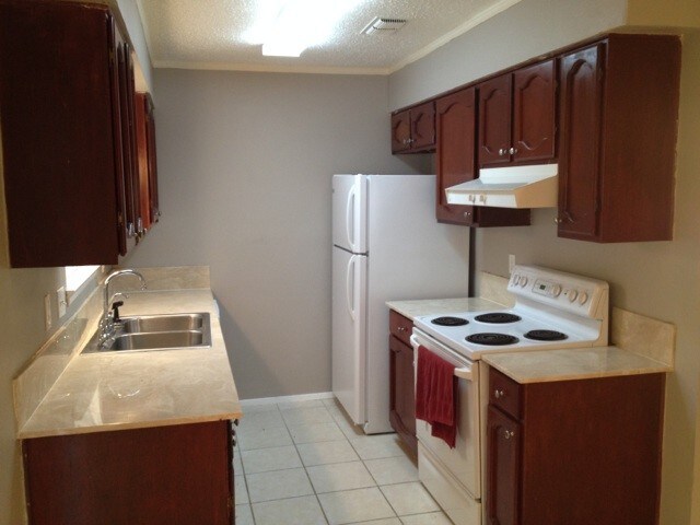 Kitchen - 5835 Cliff Walk Dr