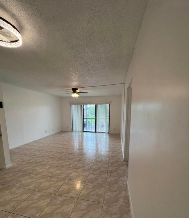 Building Photo - 1007 Green Pine Blvd
