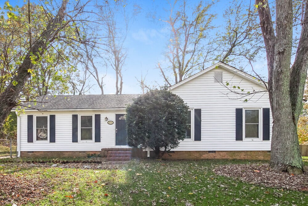 Primary Photo - 2233 Meloine Ln