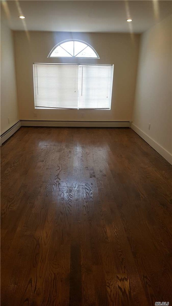 Foto del edificio - 979 Cleveland St