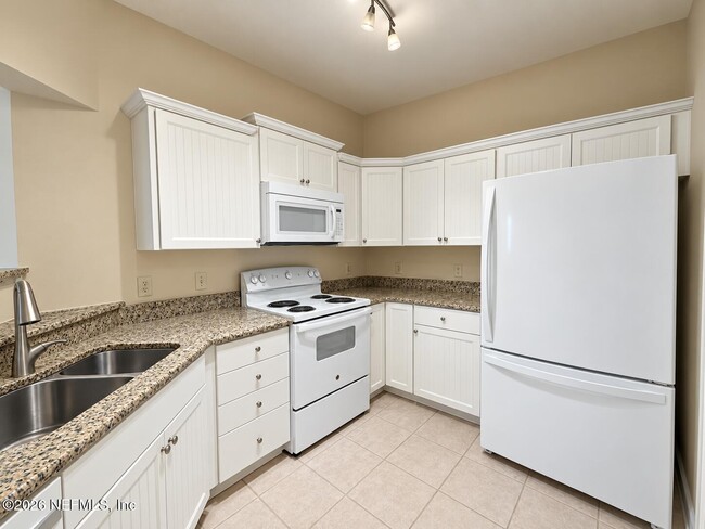 Building Photo - 2521 Vista Cove Rd