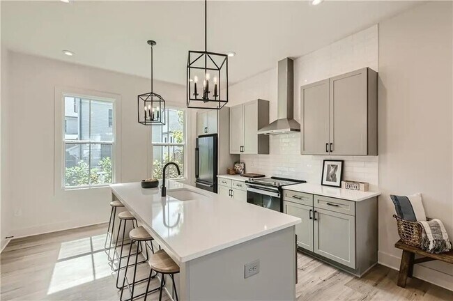Foto del edificio - 180 Chestnut Cir