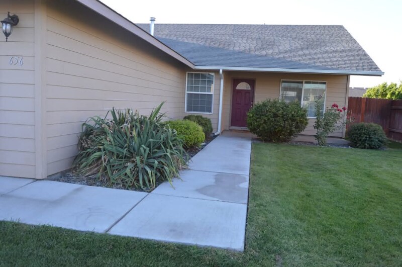 Foto principal - 656 W Pheasant Ave