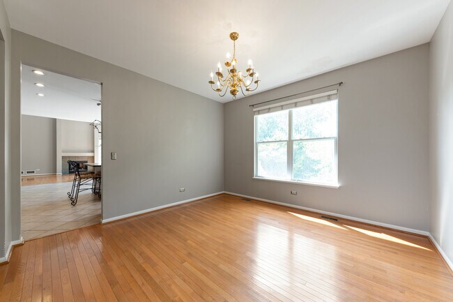 Building Photo - 570 Huntington Cir