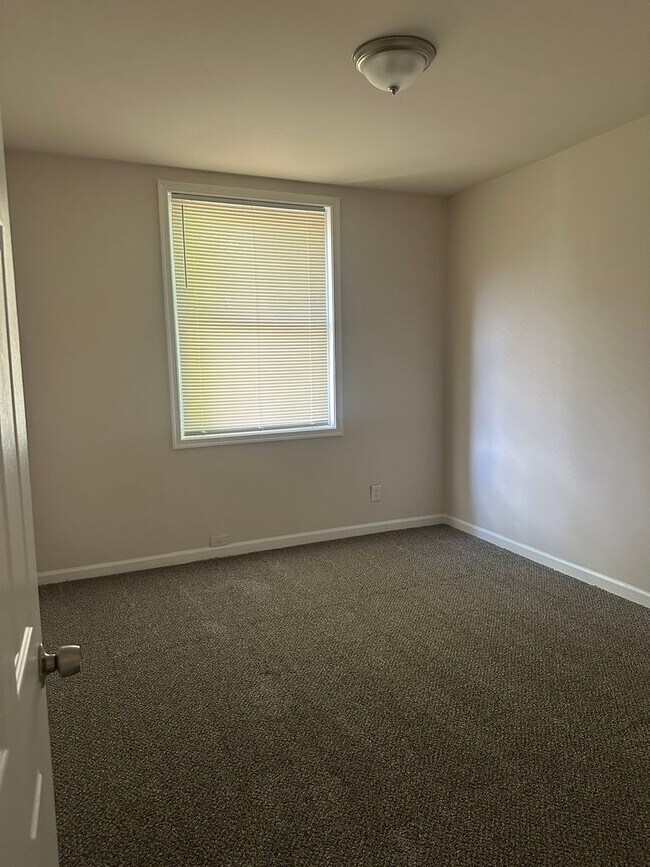 Foto del edificio - 3616 Elmley Ave