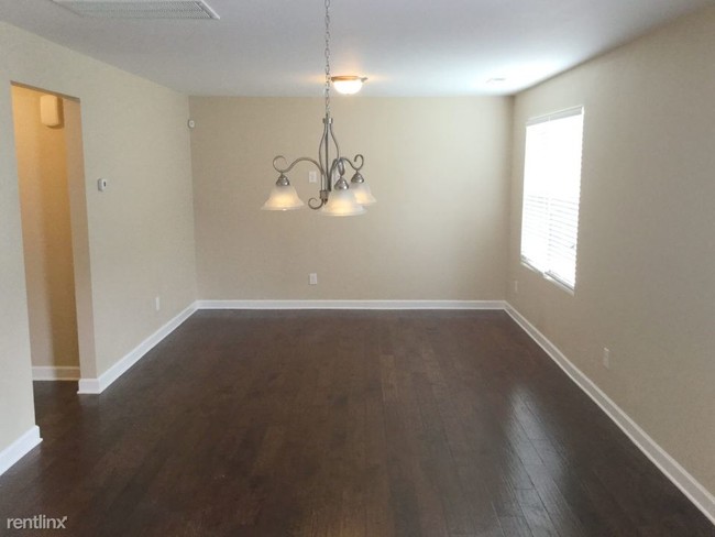 Building Photo - 5603 Falkland Dr