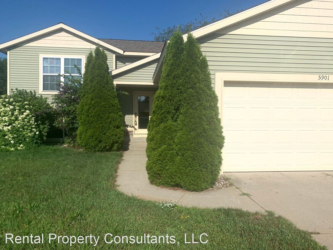 Primary Photo - 2 br, 1 bath House - 5901 Clearstream