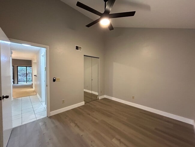 Building Photo - Longleaf 2/2 loft with bonus room-all new ...