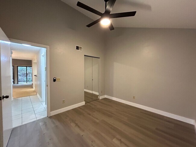 Foto del edificio - Longleaf 2/2 loft with bonus room-all new ...
