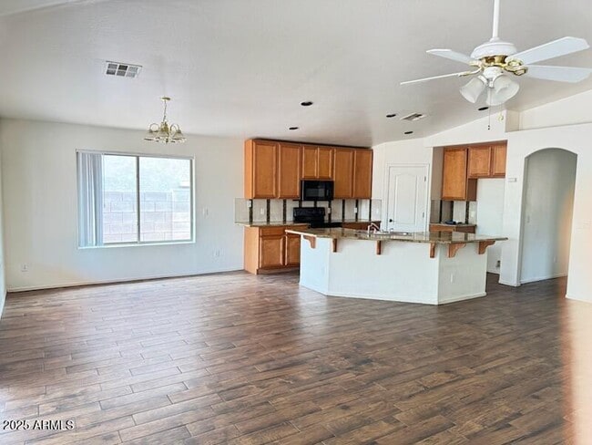 Building Photo - 2529 W Darrel Rd