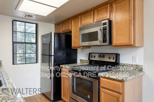 Building Photo - 15078 Avenida Venusto