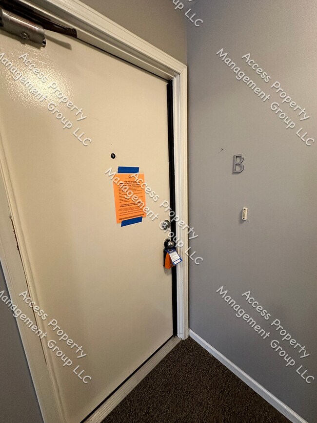 Building Photo - 2 bed / 1 Bath in Rockford Ridge Townhomes