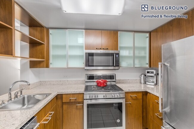 Foto del edificio - 130 W 15th St