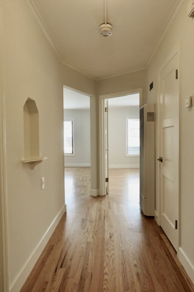 Building Photo - 162WW