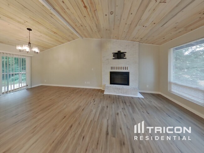 Foto del edificio - 7540 Grahns Ln NE