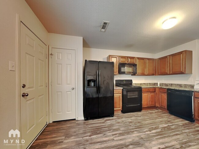 Foto del edificio - 9168 Pleasant Valley Dr