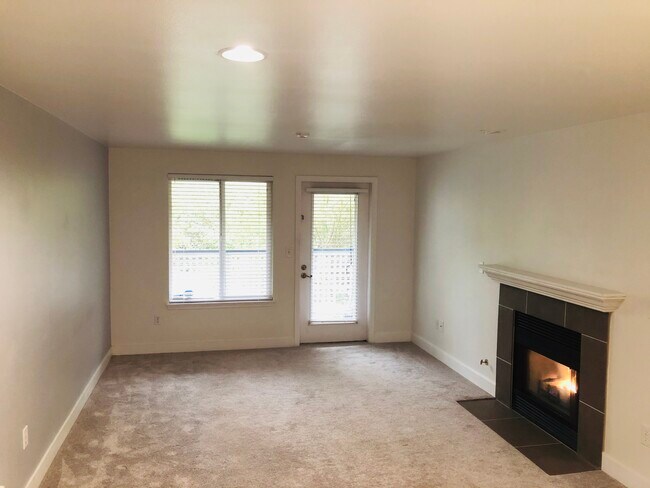 Living Room - 23908 Bothell Everett Hwy