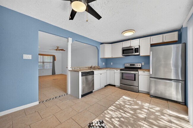 Foto del edificio - 1701 Upland Dr