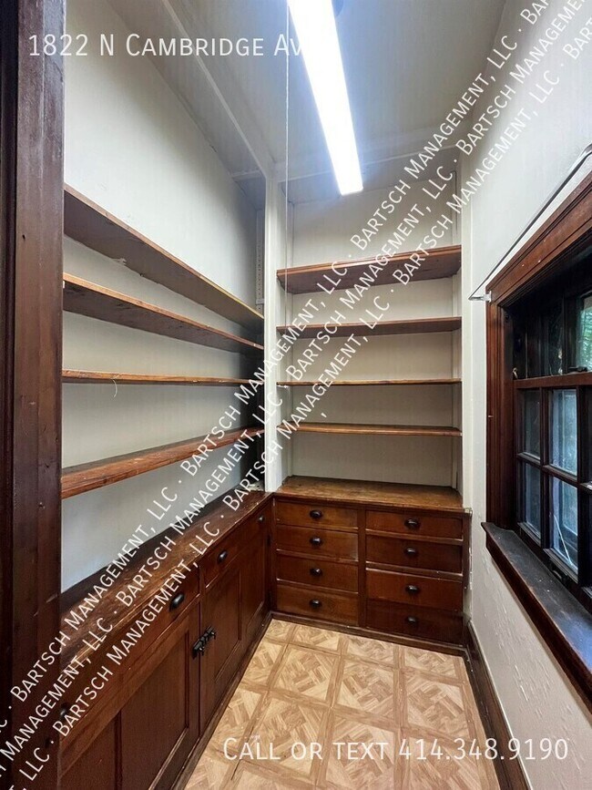 Foto del edificio - 1822 N Cambridge Ave