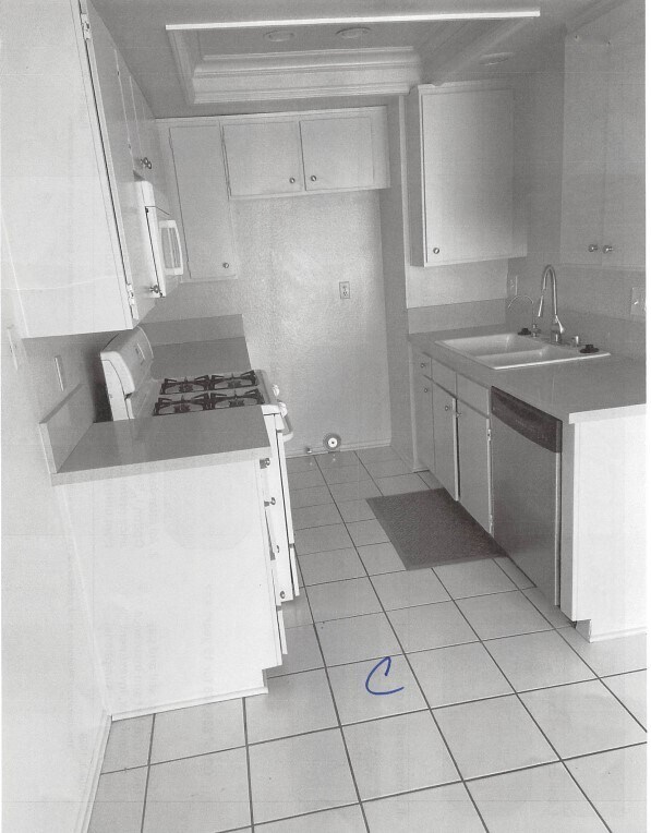 Building Photo - 17082 Lynn Ln