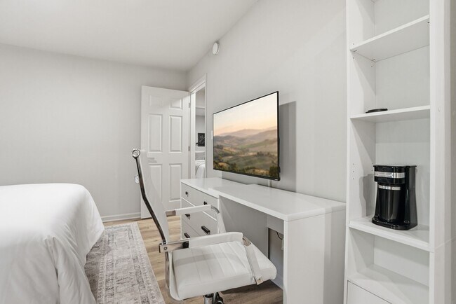 Building Photo - 2200 Mountain Mist Ct