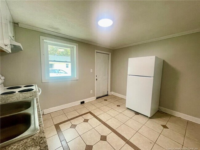 Foto del edificio - 1217 Pineview St