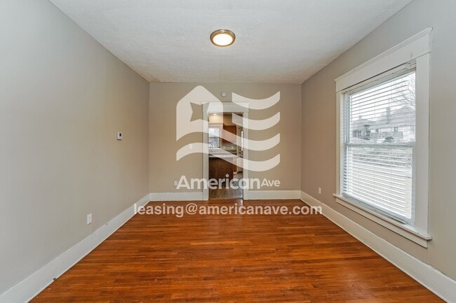 Building Photo - 918 Troy Pl NW