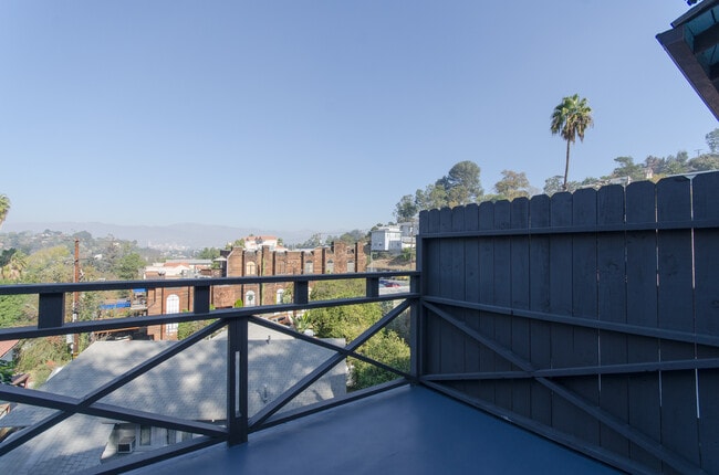 Building Photo - 2251 Glendale Blvd