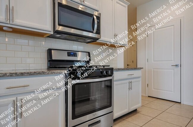 Building Photo - Beautiful 3Bed/2Bath w/ 2 Car Garage in Vail