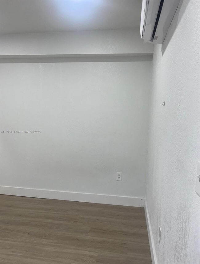 Building Photo - 1631 NW 29th Ave