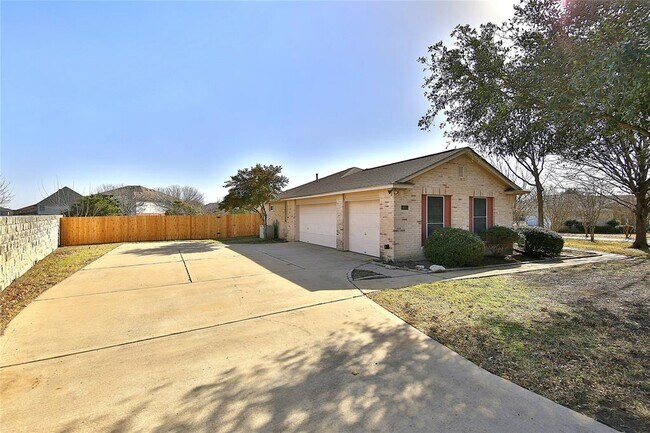 Building Photo - 405 Calico Bush Ln