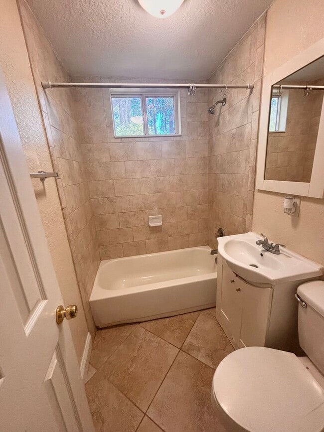 Building Photo - 3233-3235 Post St