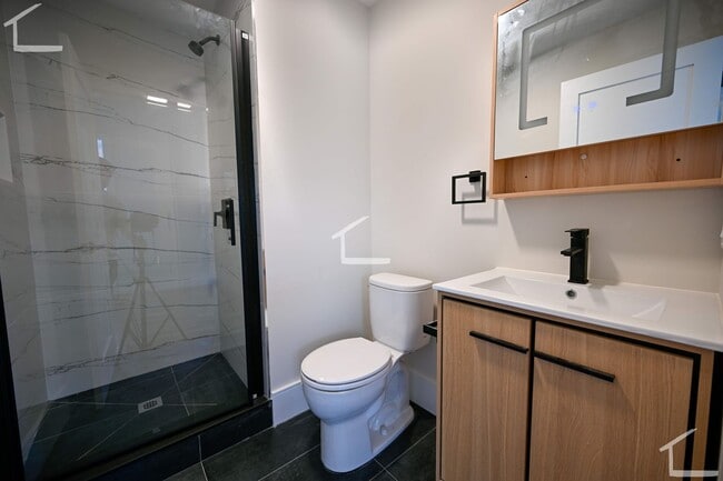 Building Photo - Renovated Bay Village 1-Bed for June