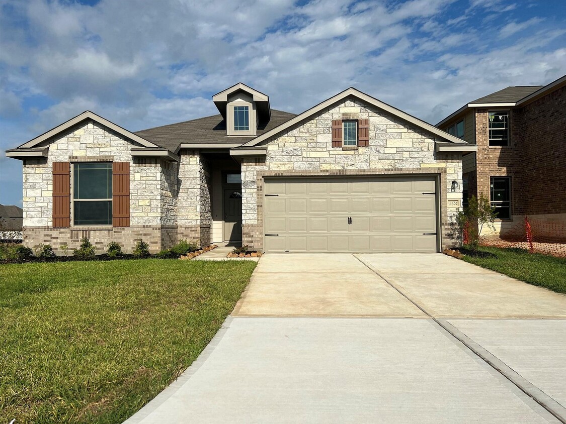 Foto principal - 11307 Cora Lane, Willis, TX 77318 - 3 BR 2...