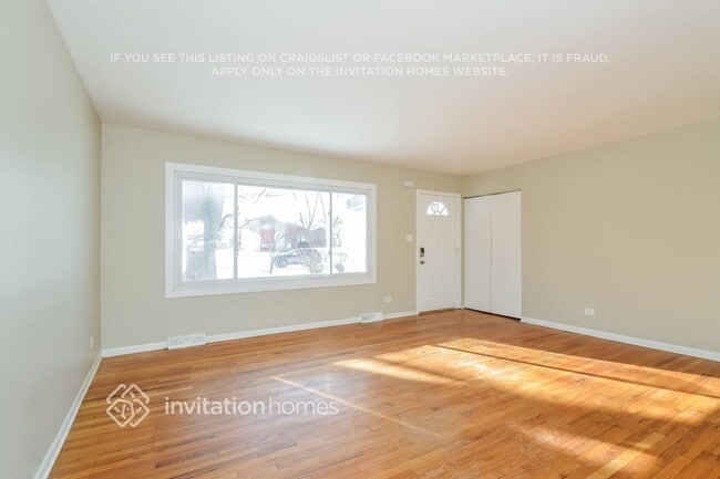 Foto del edificio - 724 W James St