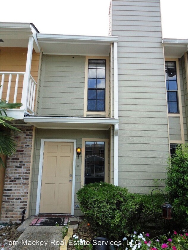 Foto principal - 2 br, 1.5 bath House - 402 LONGWOOD COURT #B