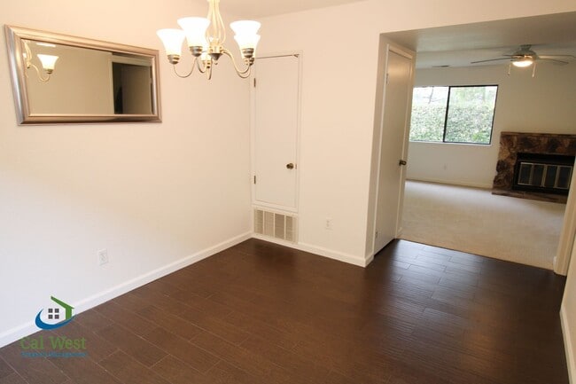 Foto del edificio - $2995 - 2 BD/2.5 BA Updated and Remodeled ...