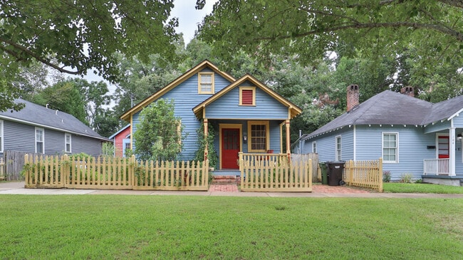 Building Photo - 106 5th St