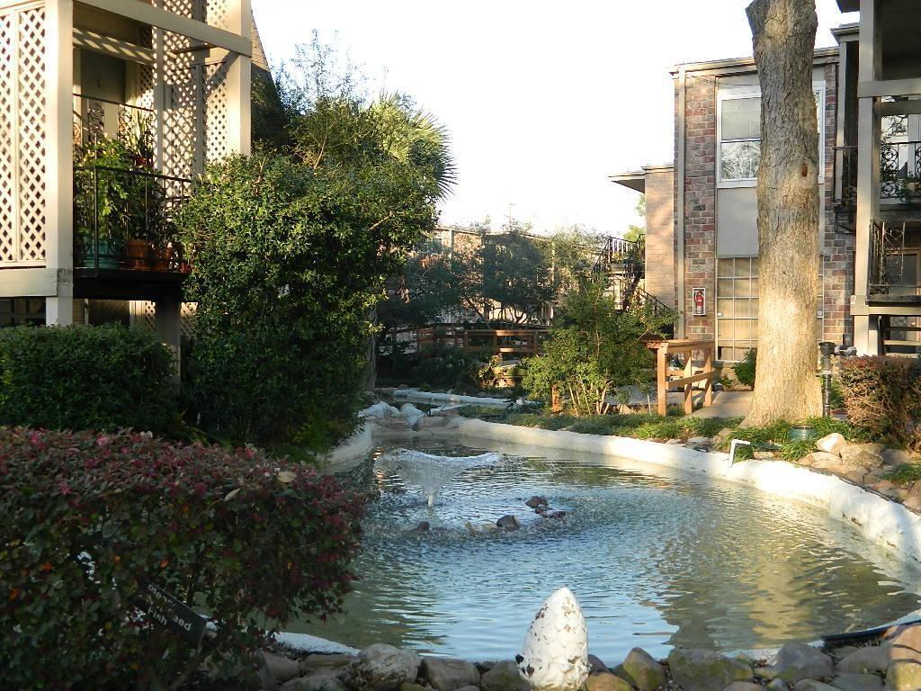 Foto principal - 5550 N Braeswood Blvd