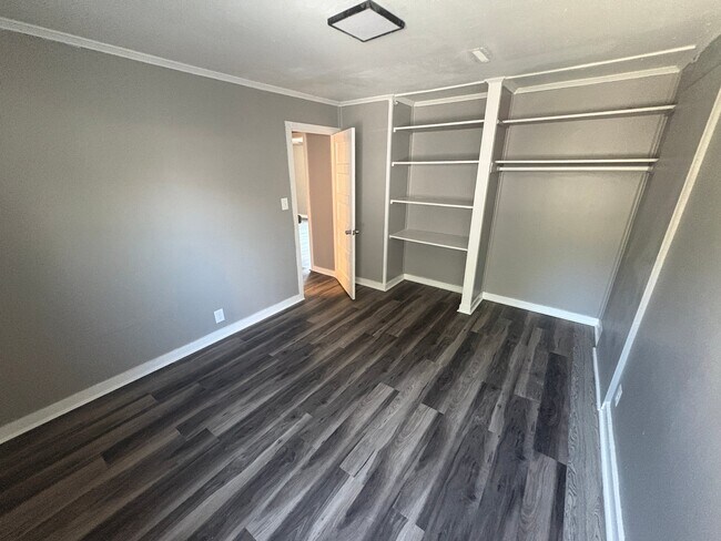 Foto del edificio - 3904 E Ross Pkwy