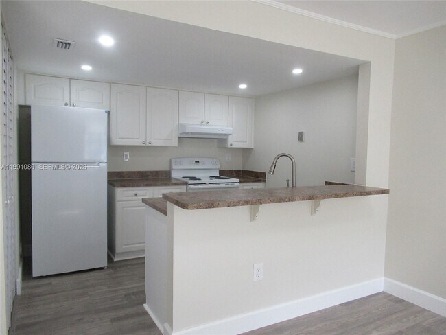 Foto del edificio - 6825 SW 45th Ln