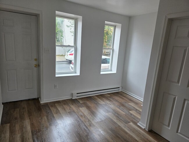 Photo - 1107 Read St Townhome