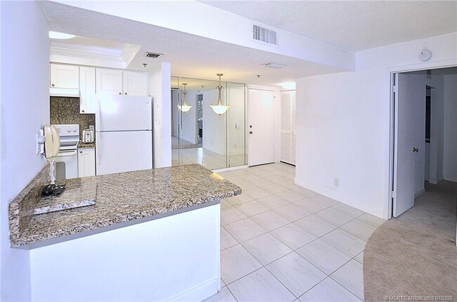 Building Photo - 950 S Kanner Hwy