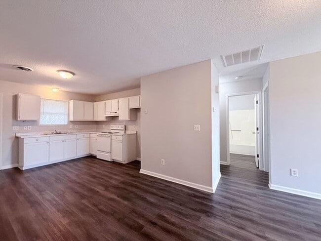 Building Photo - 309 Ingram St