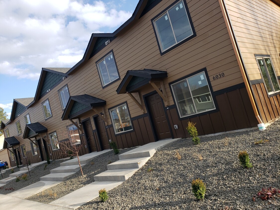6030 N Astor St, Spokane, WA 99208 Townhome Rentals in Spokane WA